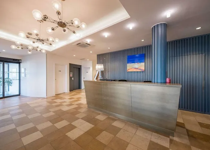 Les Flots - Hôtel et Restaurant face à l\'océan - Châtelaillon-Plage