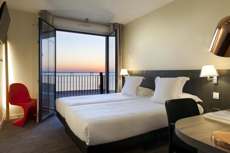 Hotel Les Flots - Et Restaurant Face A L'ocean -