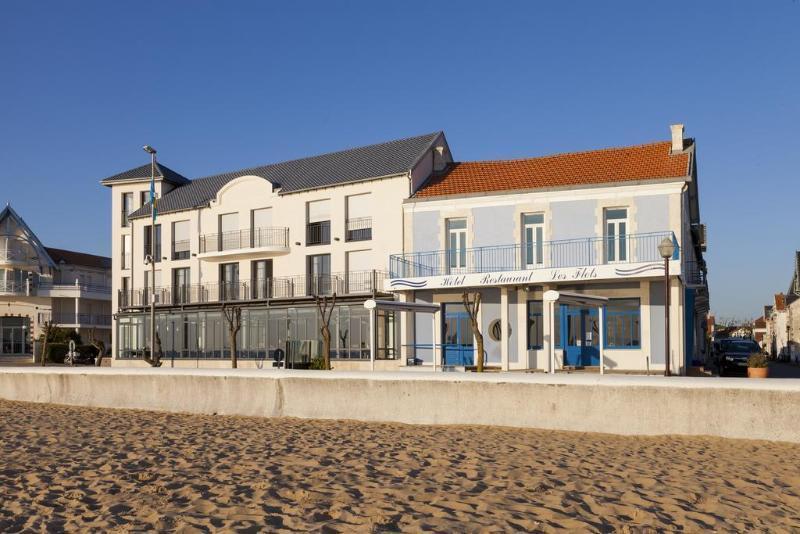 Les Flots - Et Restaurant Face A L'ocean - Hotel Châtelaillon-Plage
