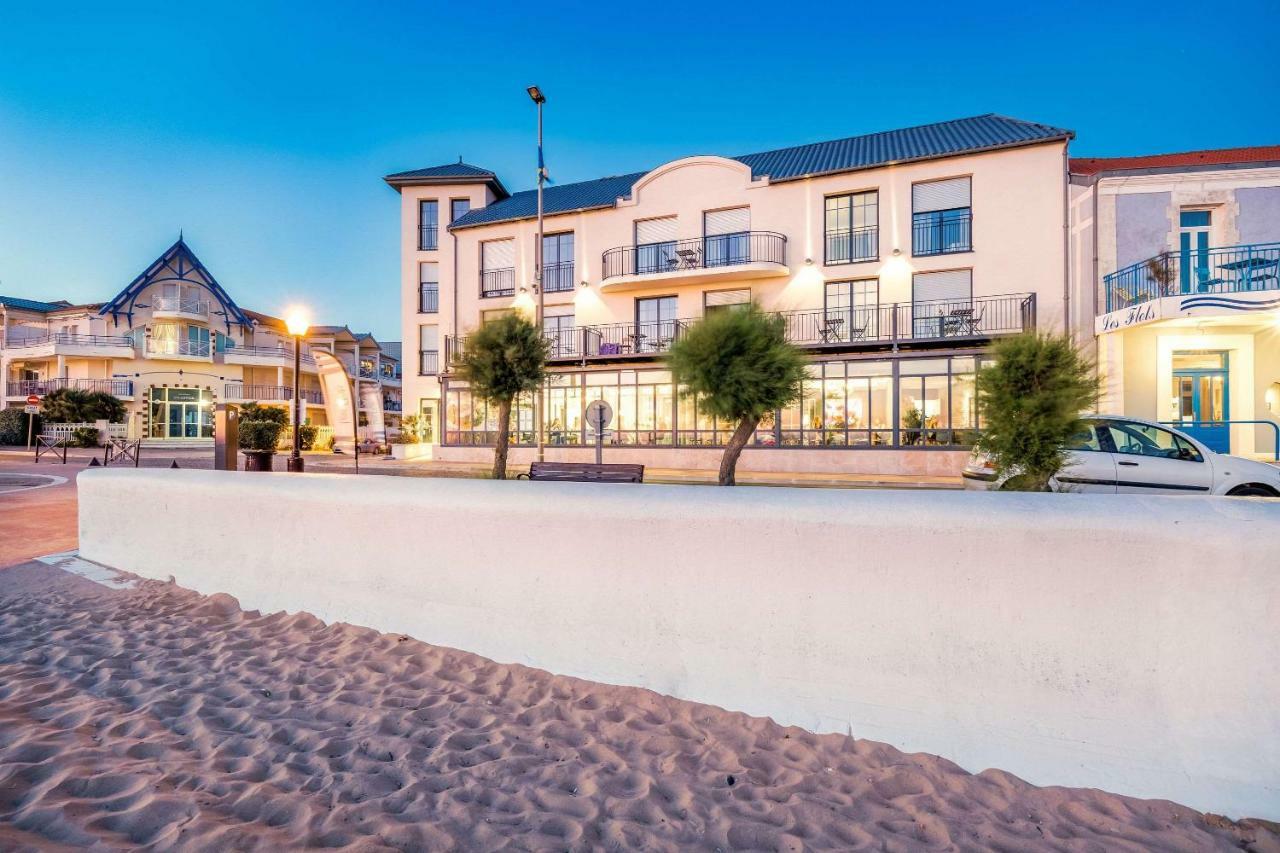Les Flots - Et Restaurant Face à L'océan - Châtelaillon-plage Hotel