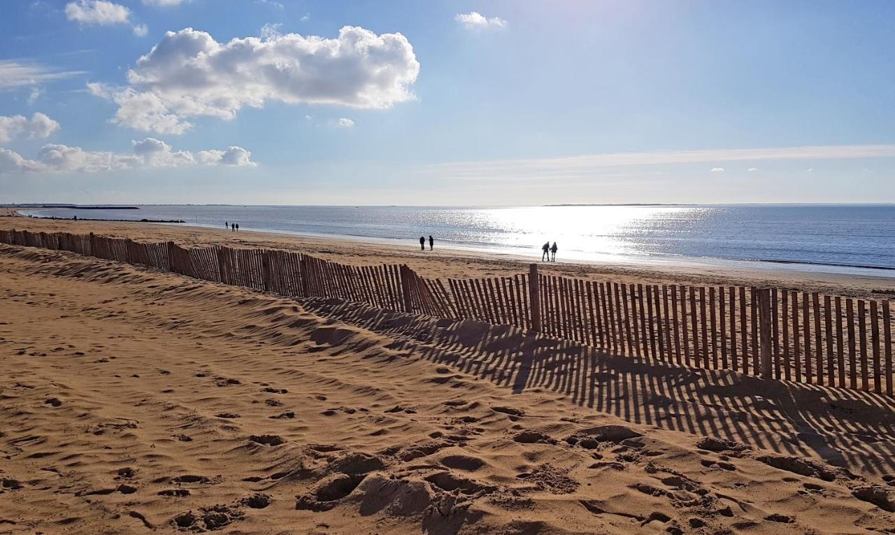 Les Flots - Et Restaurant Face à L'océan - Châtelaillon-plage 4* Châtelaillon-Plage